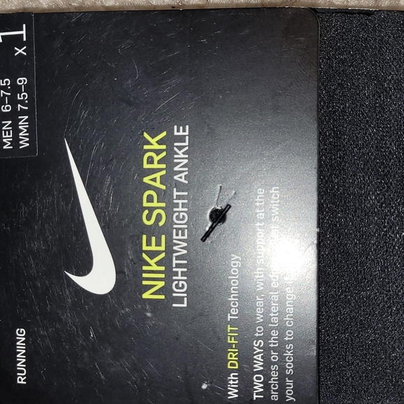 Nike Spark Lightweight Ankle Running Socks. - Picture 2 of 3